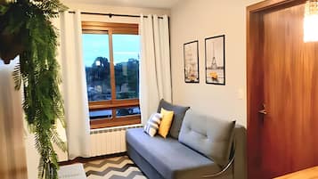 베이직 아파트 | 거실 공간