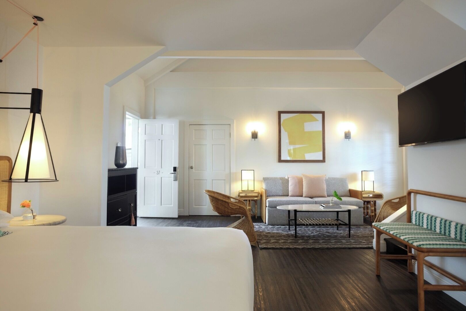 1BR Suite w/ Spacious Living Area and Access to Heated Pool, Near Duval St