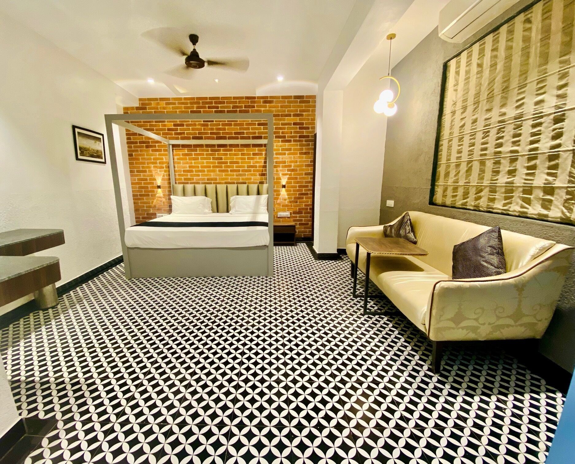 Phòng đôi Cao cấp, quang cảnh thành phố | Bàn, khu vực làm việc phù hợp cho laptop 