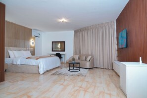 Double Room, City View | Desk, laptop workspace, free WiFi - Majestic Courts (Lagos)