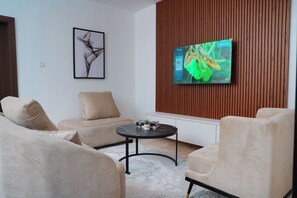 Double Room, Private Bathroom, City View | Desk, laptop workspace, free WiFi - Majestic Courts (Lagos)