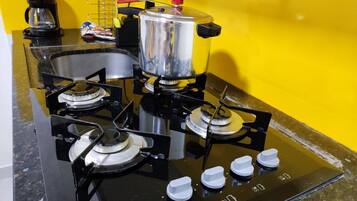 1 quarto, espaço de trabalho para notebook, Wi-Fi de cortesia