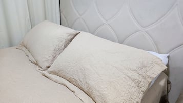 1 quarto, espaço de trabalho para notebook, Wi-Fi de cortesia