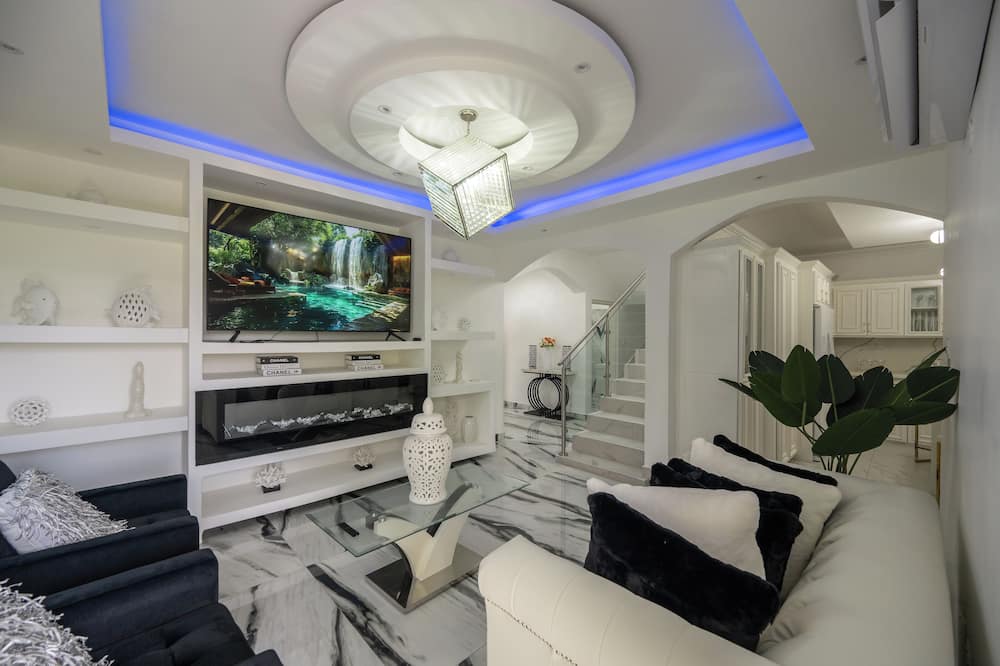Summer Shades Villa at Legacy Townhouse