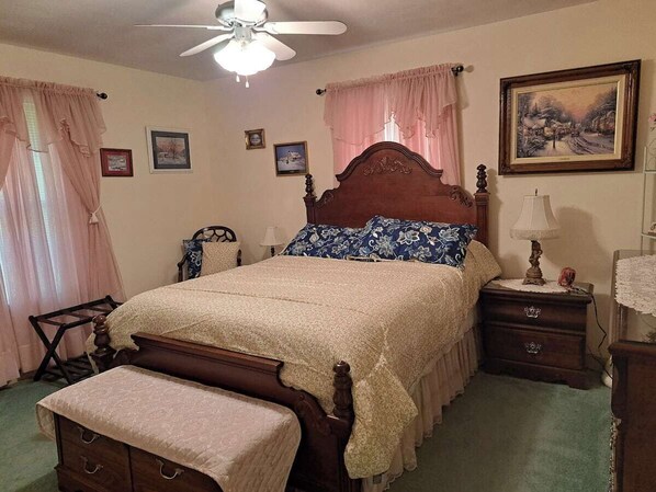 2 bedrooms, iron/ironing board, free WiFi, bed sheets