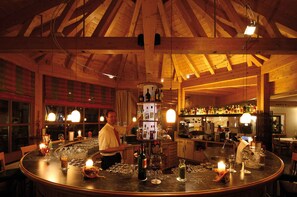 Bar (in der Unterkunft)