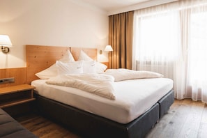 2 bedrooms, travel cot, free WiFi - Holiday apartment with wellness area (Serfaus)