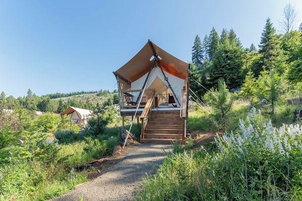 Rom – deluxe | Sengetøy av topp kvalitet og barnesenger (inkludert)