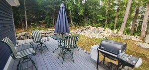 Outdoor dining - great location weirs beach area rental (Laconia)