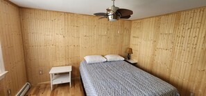 3 bedrooms, WiFi - great location weirs beach area rental (Laconia)