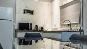 Caja de seguridad en la habitación y cortinas blackout