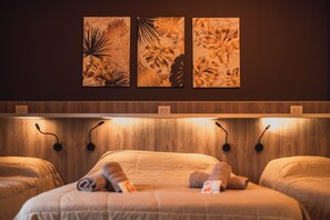 Family Studio Suite, Pool View | In-room safe, blackout curtains, soundproofing, free WiFi - Hotel Boutique Genova (Puerto Iguazú)