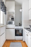 Classic Studio | Private kitchen | Fridge, microwave, oven, stovetop