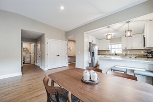 Smart TV 55 polegadas com canais digitais, serviços de streaming