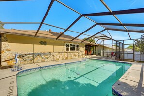 Pool - 5 Mi to Weeki Wachee: Spring Hill Home w/ Lanai (Spring Hill)