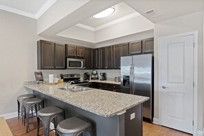 Mikrowelle, Ofen, Herdplatte, Geschirrspüler