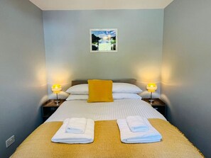 2 dormitorios, tabla de planchar con plancha, wifi y ropa de cama