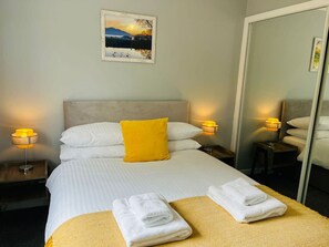 2 室のベッドルーム、アイロン / アイロン台、WiFi、ベッドシーツ