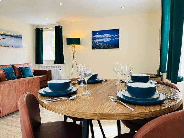 Dining - Marina Apartments No 3 near Fort William (Corpach)