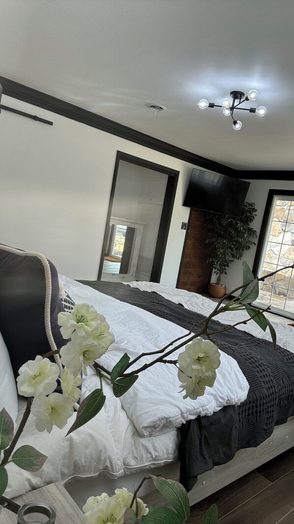 2 habitaciones, tabla de planchar con plancha, wifi y ropa de cama