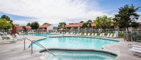 Piscine extérieure, piscine chauffée