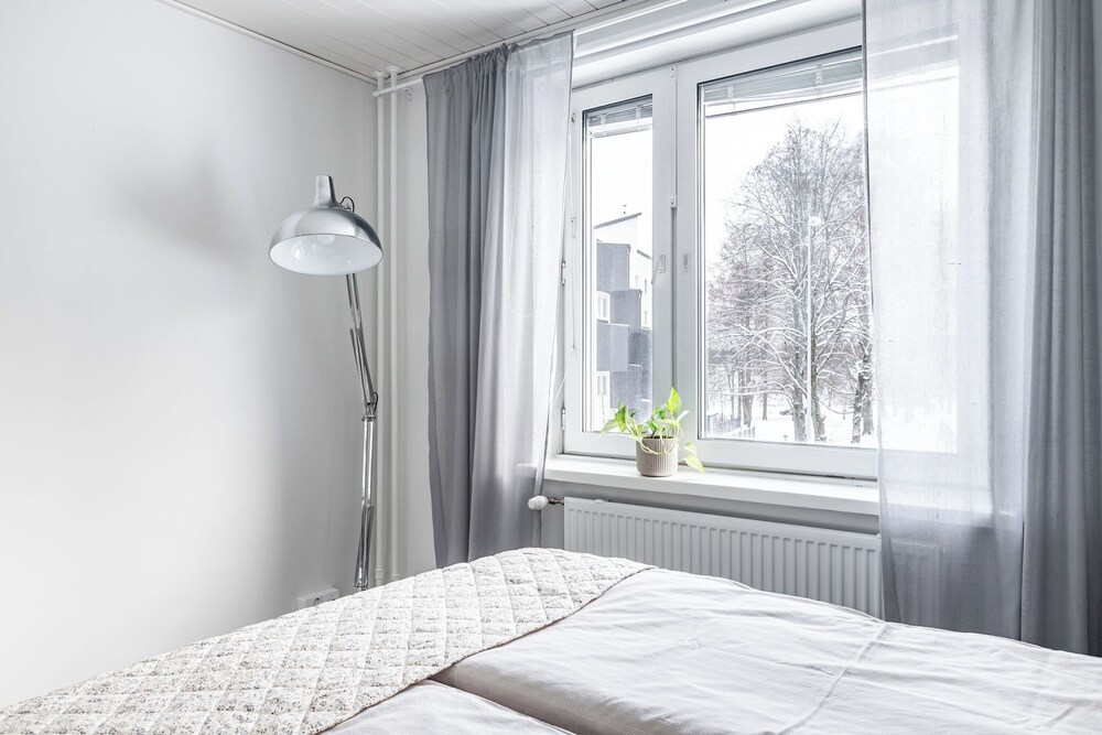 Bright 1br Apartment Next To The Beach 2