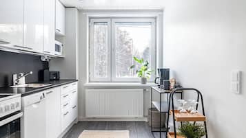 Apartamento conforto | Cozinha privada | Cafeteira/chaleira, chaleira elétrica