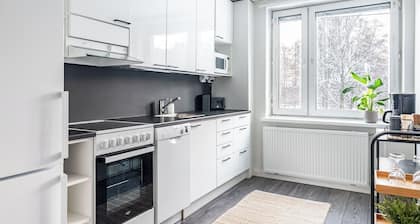 Bright 1BR Apartment next to the Beach