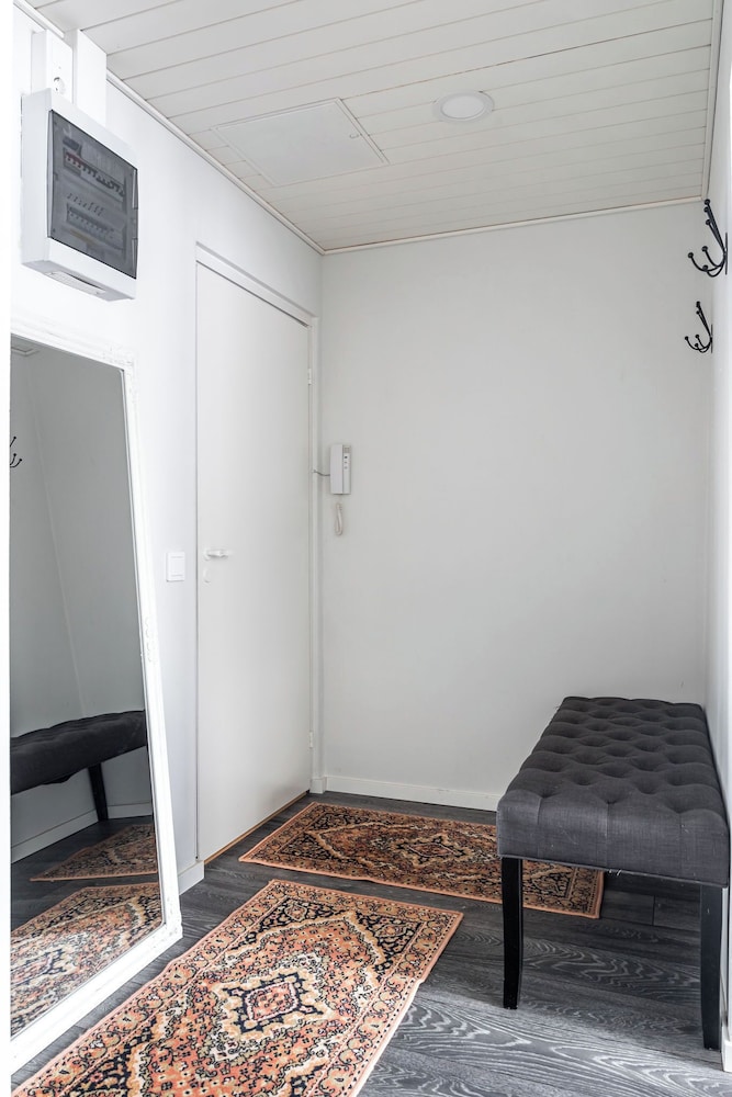 Bright 1br Apartment Next To The Beach 3