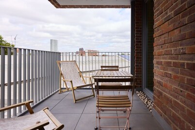 The Tottenham Escape - Lovely 2bdr Flat With Balcony