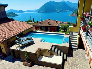 Outdoor pool, a heated pool - Archangel Holiday Homes - Raphael (Tassano)