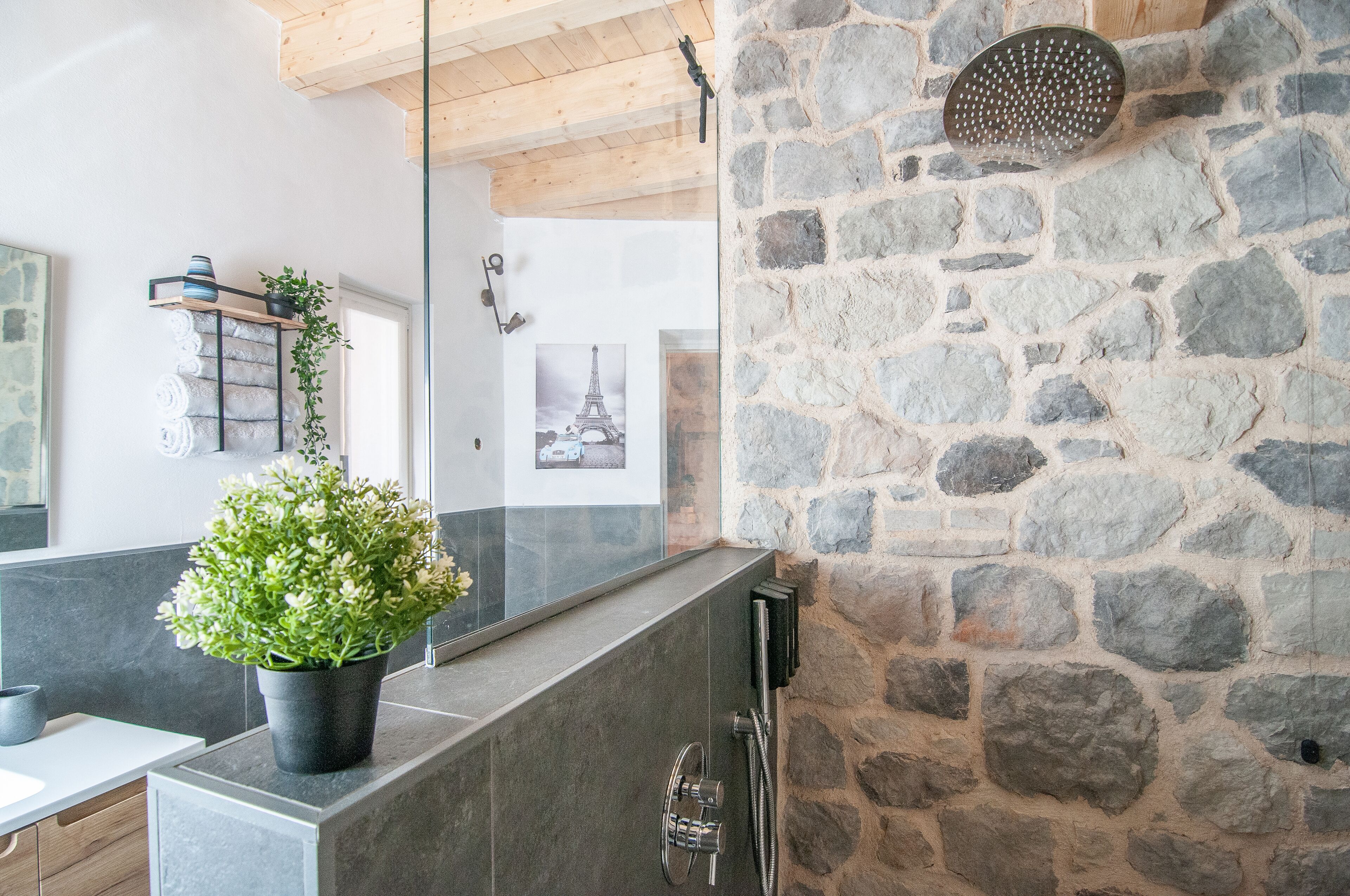 Dusche, Haartrockner, Bidet, Handtücher