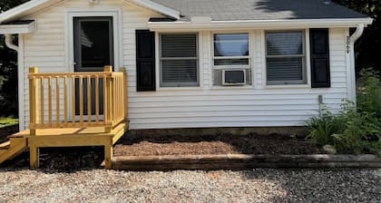 Oak Cottage - 1 of 2 Cottages on Property - Near Boyne Mountain Trail!