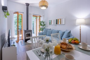 Télévision, cheminée