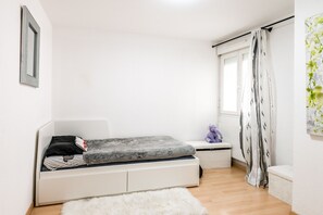 2 Schlafzimmer, Bügeleisen/Bügelbrett, kostenloses WLAN, Bettwäsche