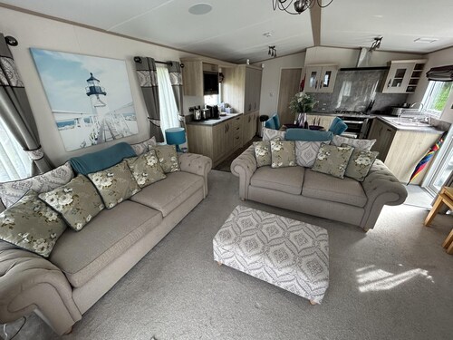 Craig Taravan Sleeps 4 With Private Decking