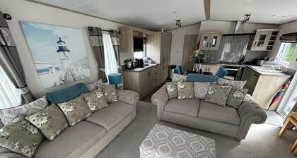 Craig Taravan Sleeps 4 With Private Decking