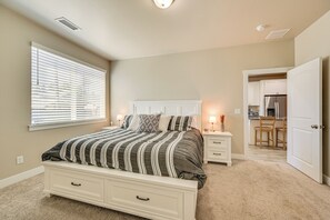 3 bedrooms, travel cot, Internet, bed sheets - Family-Friendly Flagstaff Home Near Hiking Trails! (Flagstaff)