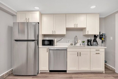 Downtown TC Two Unit Retreat on the Water - Sleeps 10