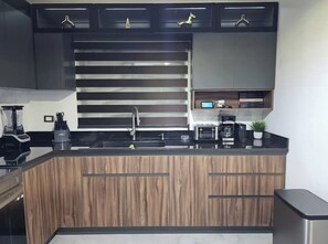 Fridge, microwave, oven, stovetop - Casa Angulo. 8 Guest Gated Home in Viñedos Del Mar (El Sauzal)