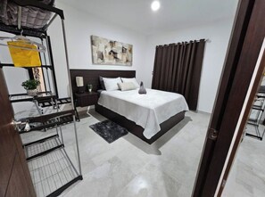 3 bedrooms, iron/ironing board, free WiFi, bed sheets