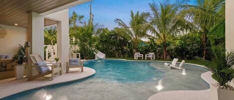 室外游泳池,恒温泳池