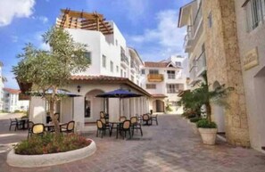 Outdoor dining - Cadaques Caribe private beach club,two rooms apt (Dominicus (Bayahibe))