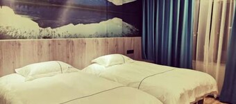 Hengdian Yuanhe Business Hotel