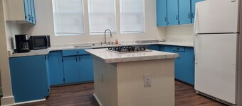 Near LA TECH, GSU, and ULM universities - natural light LARGE yard
3 bed- 2 bath