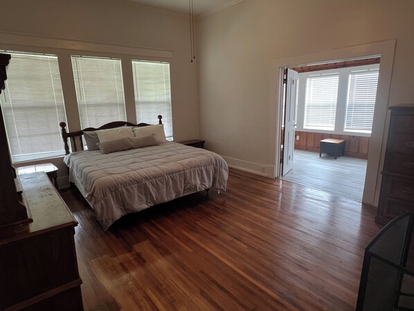 3 Schlafzimmer, Zimmersafe, Bügeleisen/Bügelbrett, Reisekinderbett