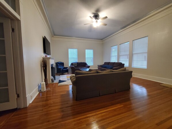 Smart TV, fireplace, books, printers - Near LA TECH, GSU, ULM universities, and sport complex
3 bed- 2 bath (Ruston)