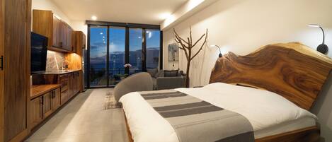 Deluxe Studio Suite | 2 bedrooms, laptop workspace, free WiFi, bed sheets