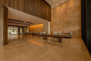 Lobby - Oceanview 20th Fl/Rooftop Pool/Gym/Historic Center (Cartagena de Indias)