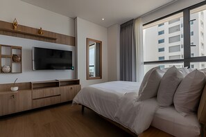 2 slaapkamers, een strijkplank/strijkijzer, internet, beddengoed
